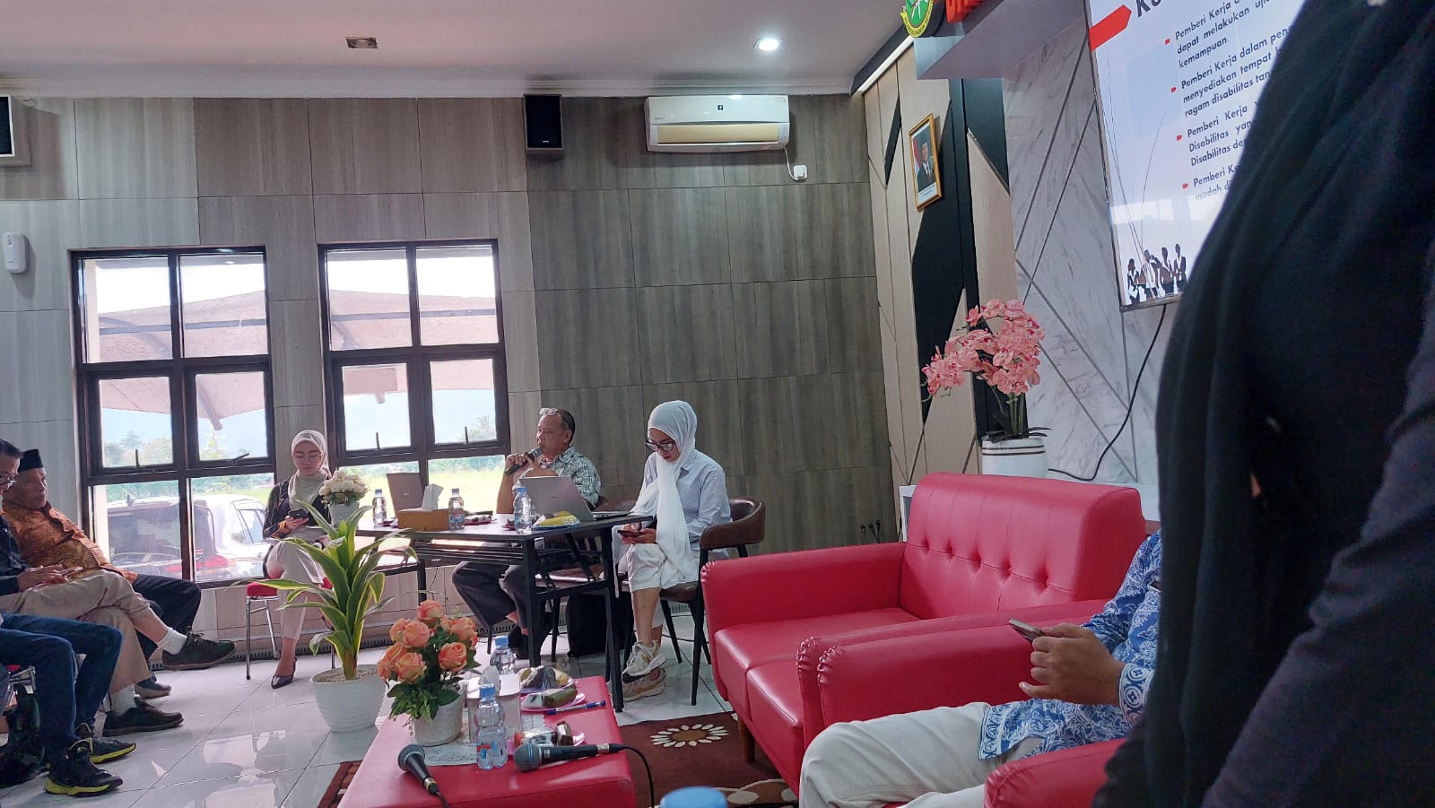 c30d06e6-de4d-4869-acf9-6581ff114d53